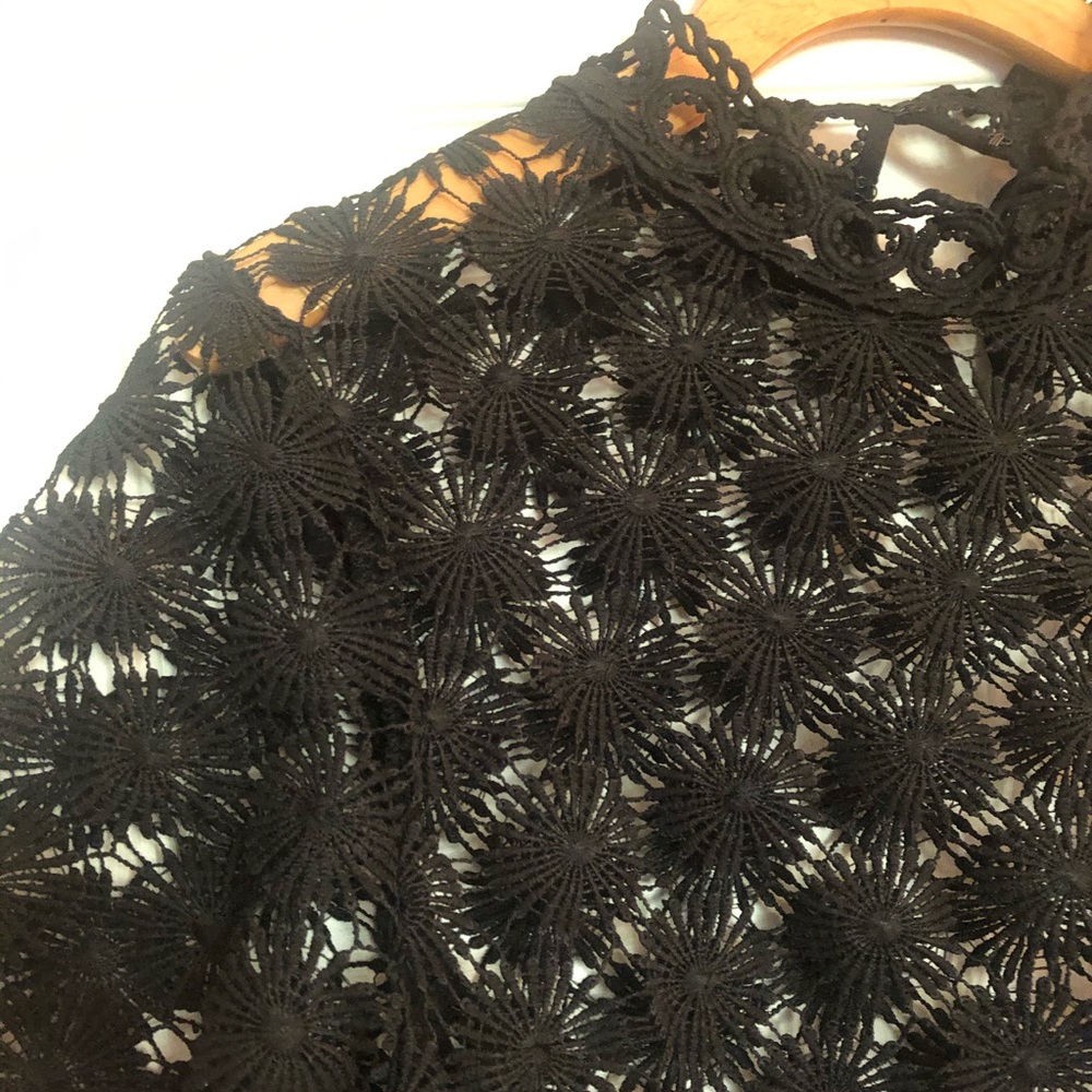 Black shirt sleeve lace top, size L, Never worn! - Picture 4 of 8